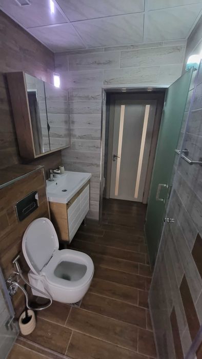 Продава се Двустаен апартамент в Бургас, Славейков - 70 кв.м за 1843 €/кв.м - Снимка #12