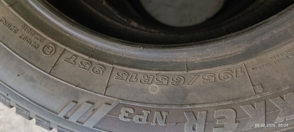 Продам шины зимние на шипах