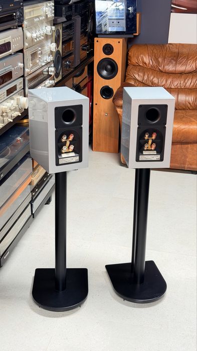ELAC BS 203.2 Silver Shadow – Boxe Hi-Fi High-End, Tweeter JET III, 60W RMS / 80W, 4 Ohmi, 10 kg Pereche