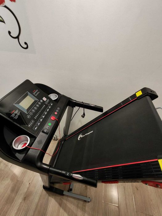 Vand   Bandă de alergat electrică FitTronic J2000 – Motor 3.0 CP