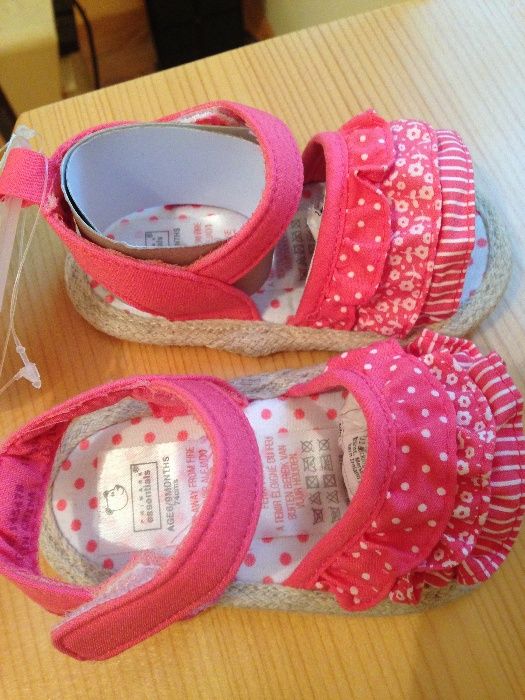 буйки момиче 9-12мес.