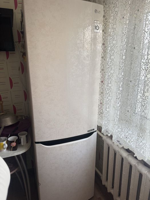 Холодильник LG в отличном состоянии