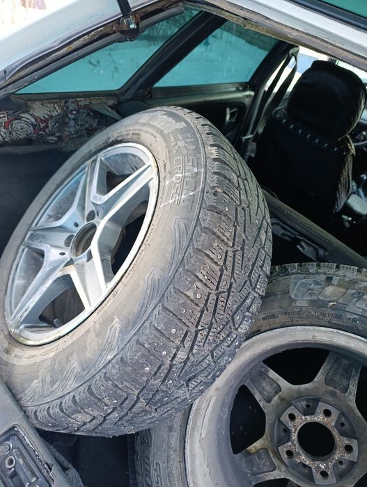 Продам диски r15 с шинами