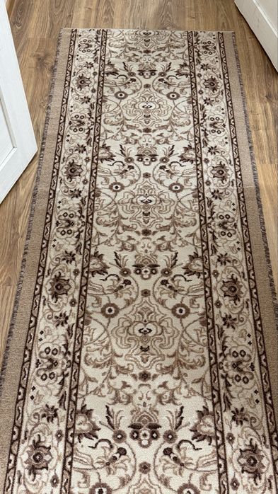 Продается дорожка в прихожую