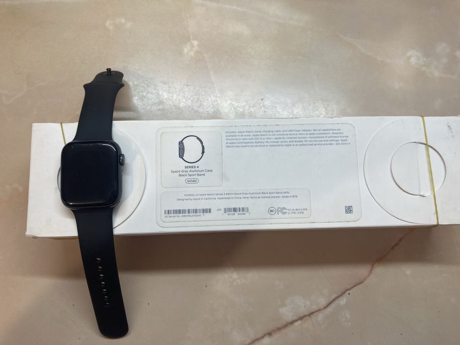 Продам Apple Watch