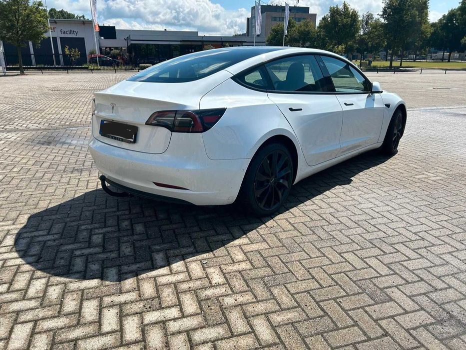На части 2021 TESLA MODEL 3 реални 44 000, почти всичко налично