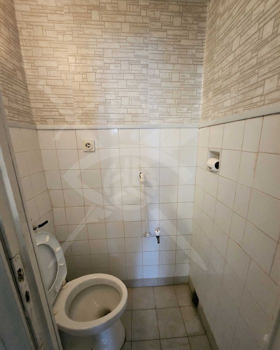 Продава се Къща в Карнобат - 350 кв.м за 829 €/кв.м - Снимка #11