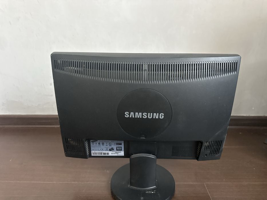 Монитор от самсунг