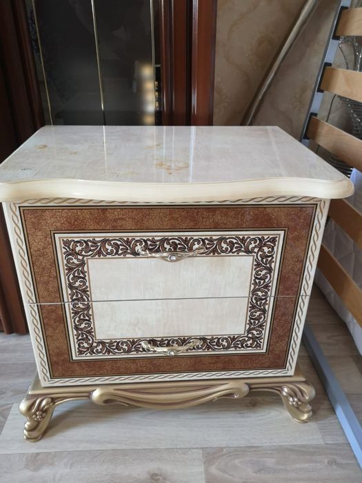 Спальный гарнитур и матрас