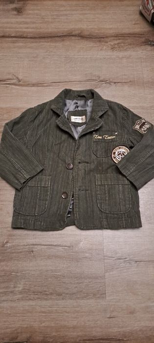 Продавам лот от дрехи за момче.