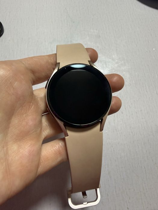 Продам Samsung Galaxy Watch