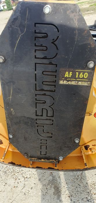 Tocător vegetație și resturi vegetale pt. încărcător frontal