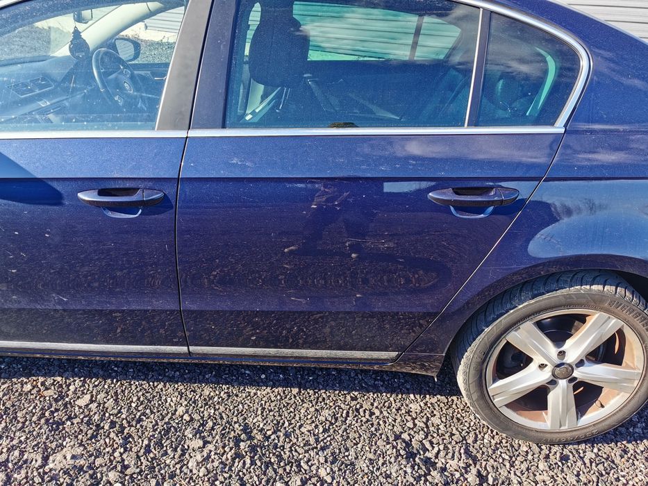 usa stanga spate  passat b7