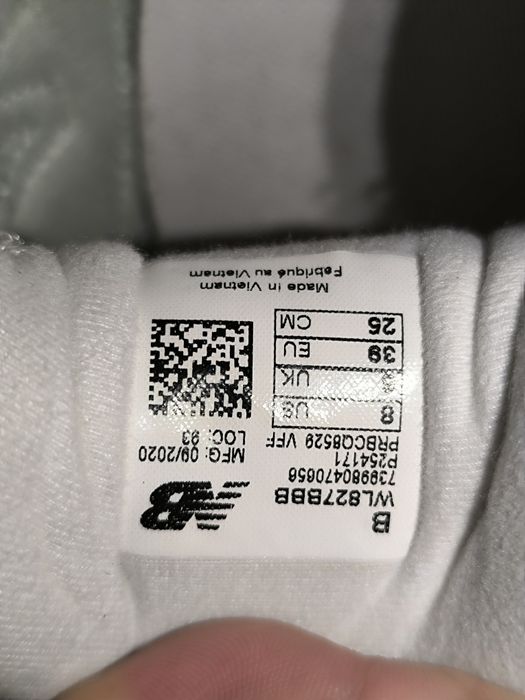 Adidasi New Balance 827