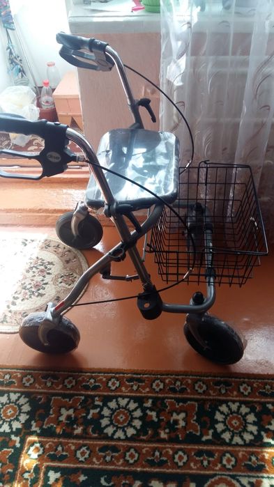 Ходунки - роллатор, для пожилых людей