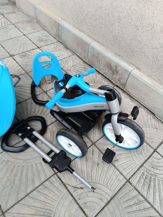 Сгъваема триколка с сенник на Chipolino BMW