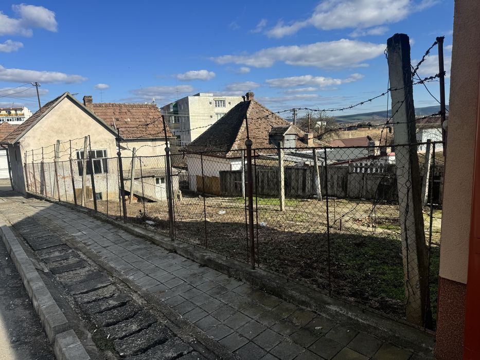 Vând casă in zona centrală