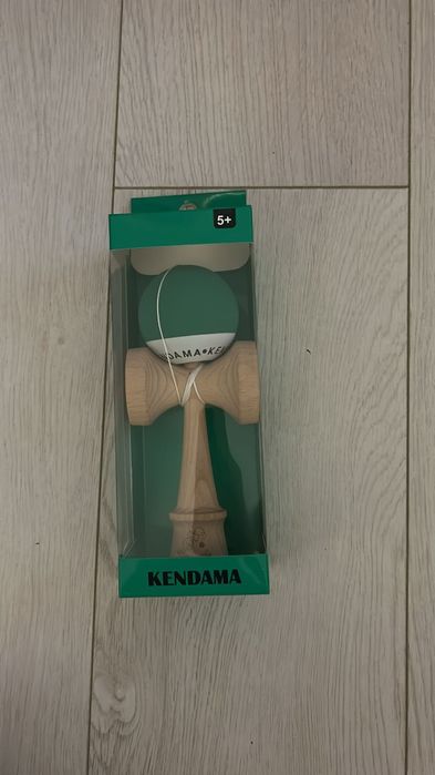 Kendama cu grip si gaură în BanceHole