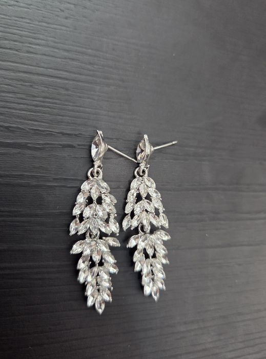 Vând Set 3 perechi Cercei Eleganți Noi