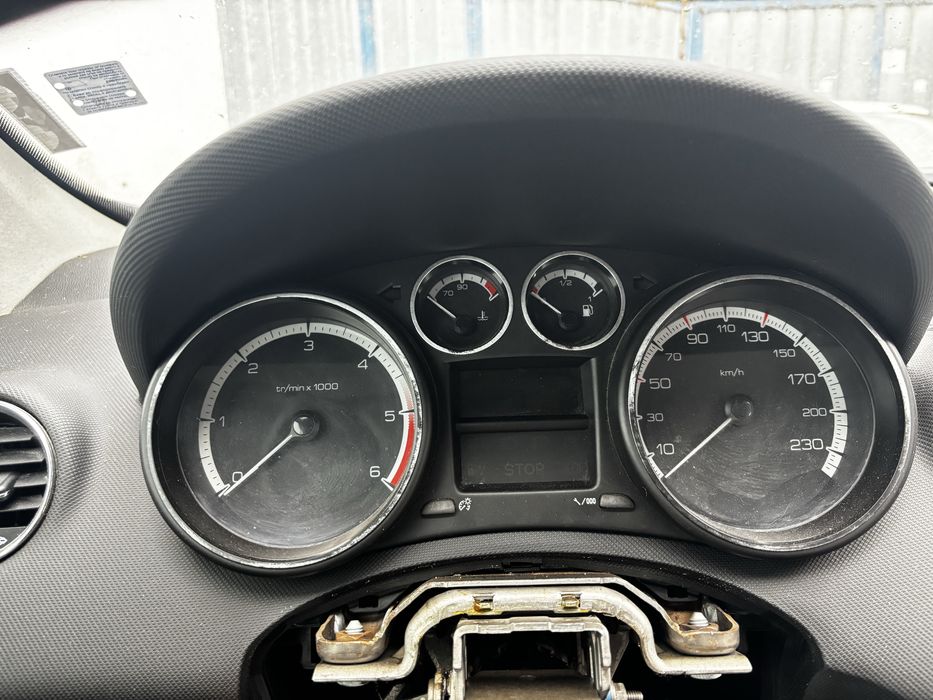 Части от таблото за Пежо 308/Peugeot 308