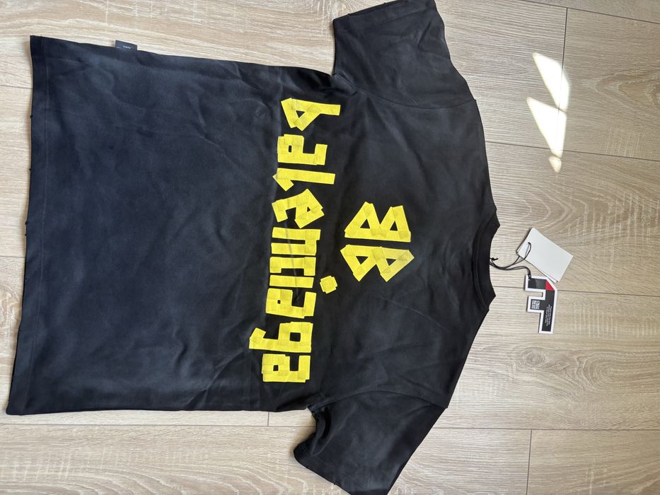 Тениска Balenciaga размер S