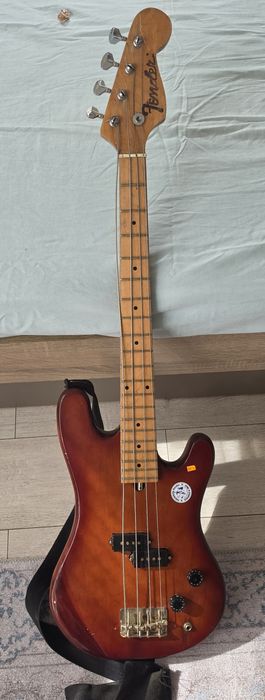 Бас китара Fender