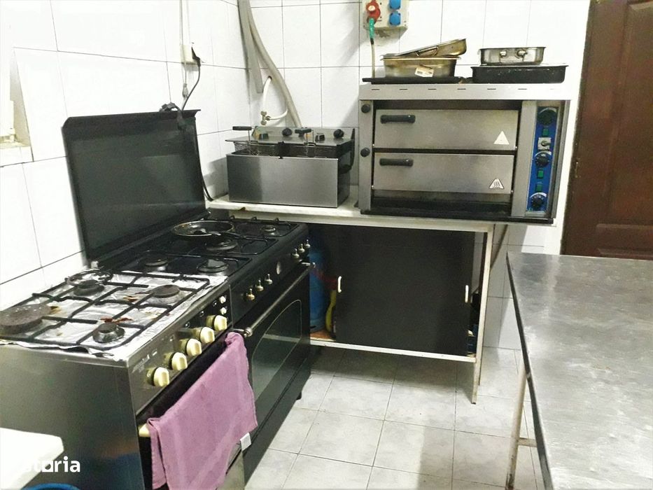 Casă spațioasă cu piscină și facilități moderne