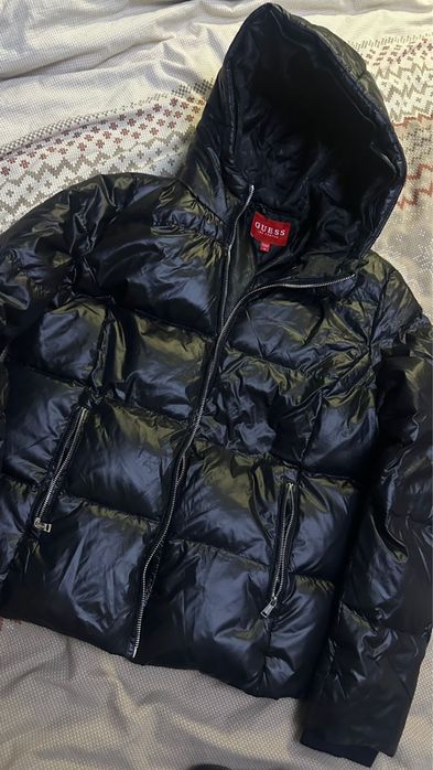 Продам куртку Guess