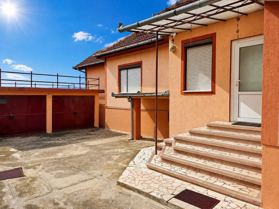 Casa de vanzare in oras Hunedoara (D+P), 541 mp, str.T. Vladimirescu, zona Chizid ( reper:Spitalul Municipal-Botul Calului-Piata Obor )