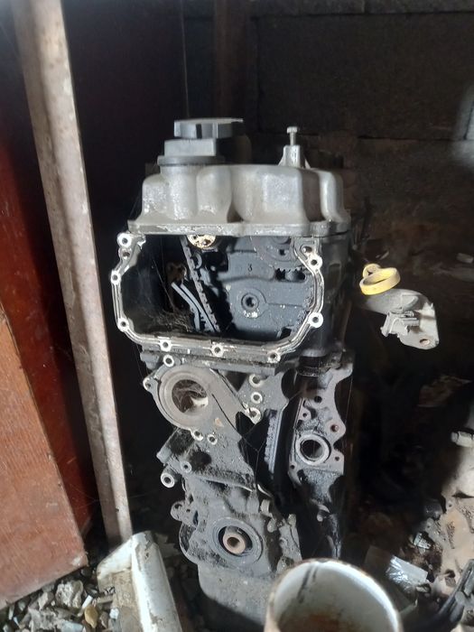 Двиготель на Нисан примера 2006