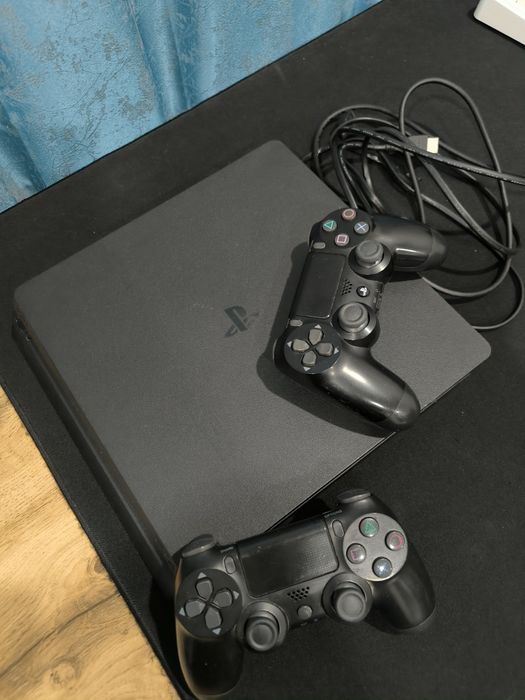 Продам ps4 slim 1 tb