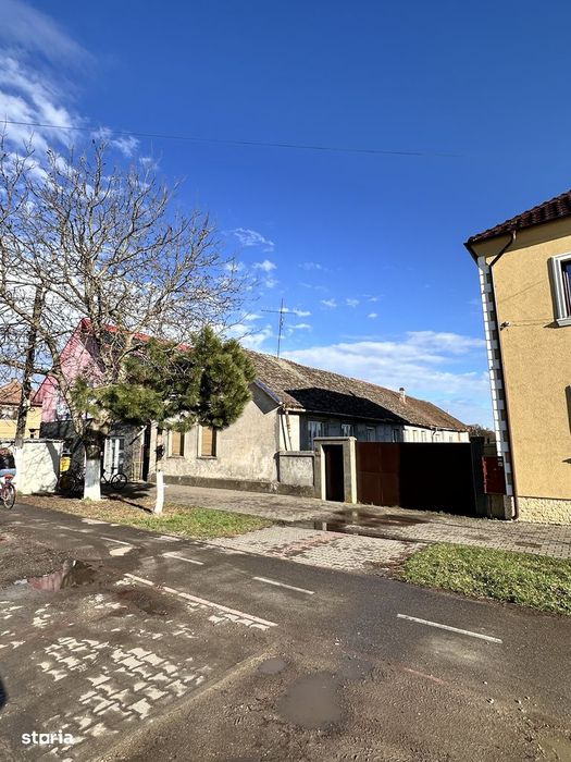 Casă și teren centric - Santana, Arad  |  locuit/afacere | 1973 mp