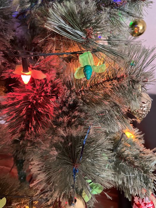 Продам ёлку 2,1 м