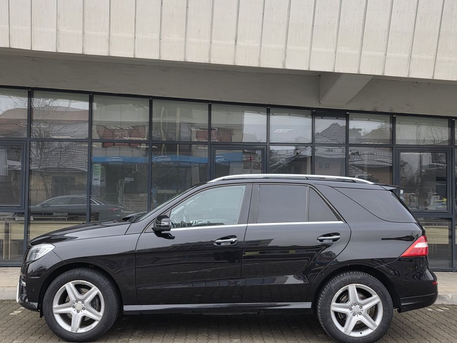 Mercedes ML350 Pachet AMG 2014 Curat
MotoMerrizare 3.0d 272cp
Euro6
An