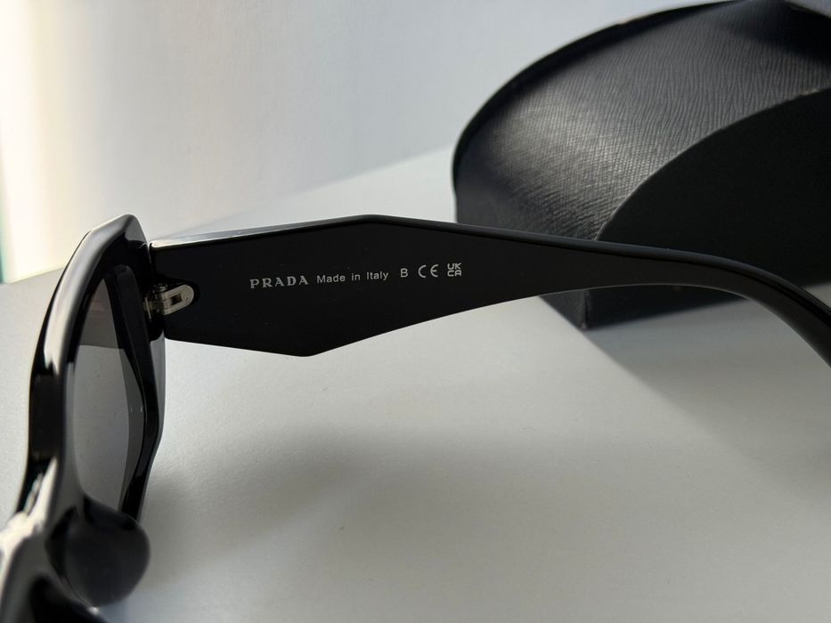 Ochelari de soare Prada