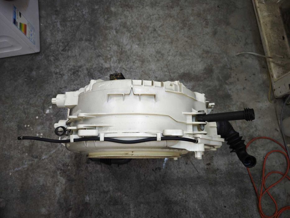 Cuva completa masina de spalat ultra slim Indesit IWUD4105