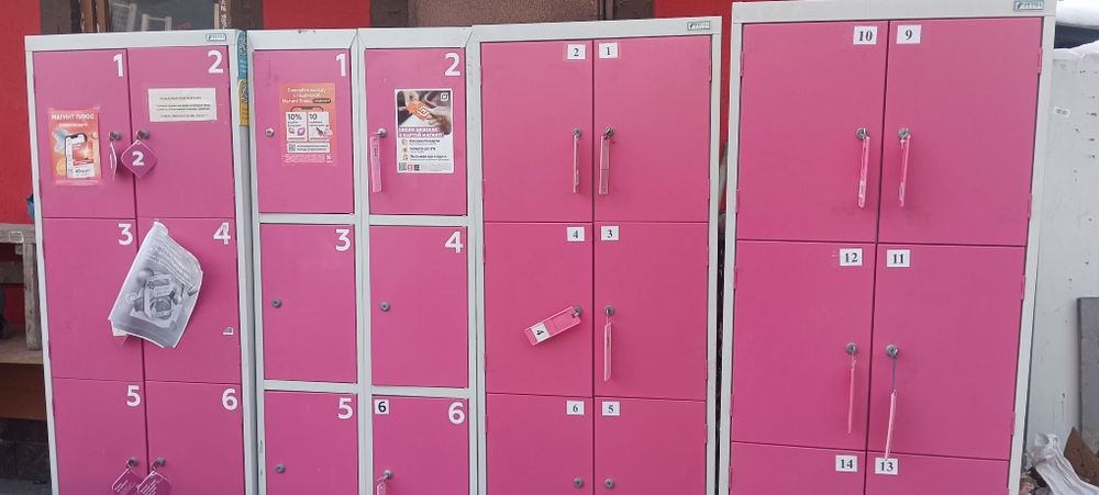 Шкаф металлический, сумочный ящик