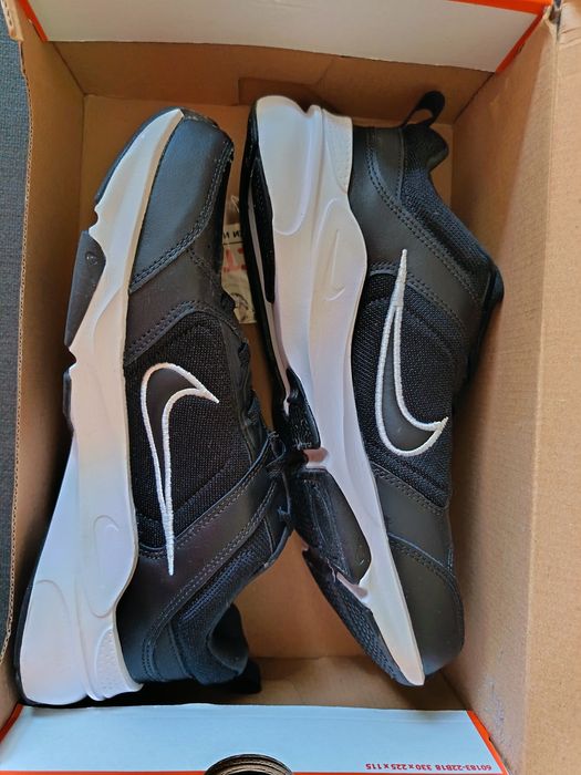 Маратонки Nike Defyallday