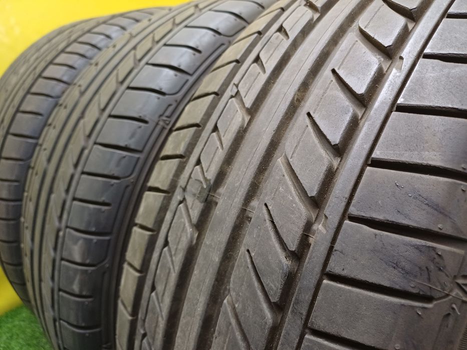 Шины 225/55 R16 Goodyear комплект.