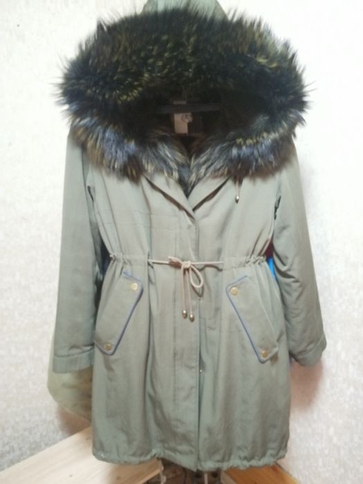 Продам женскую парку