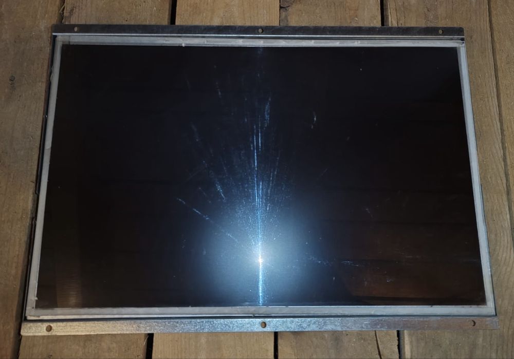 Monitoare profesionale Bestech 22”cu touch screen