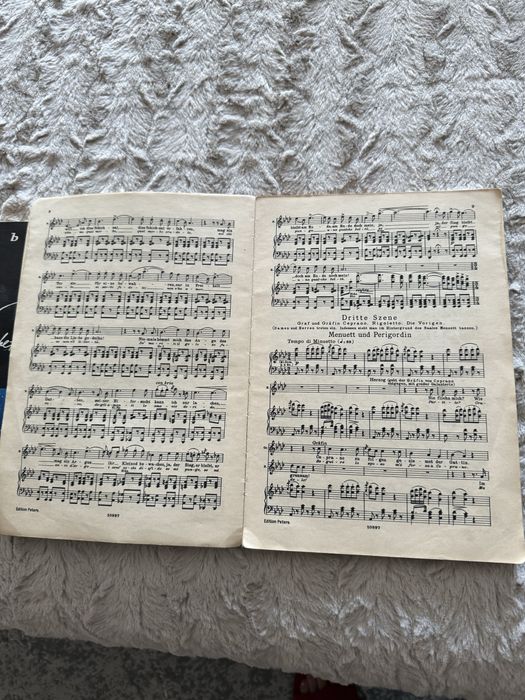 Кулинарни шедьоври,цена 18 лв.Школи-20 лв.за двете.