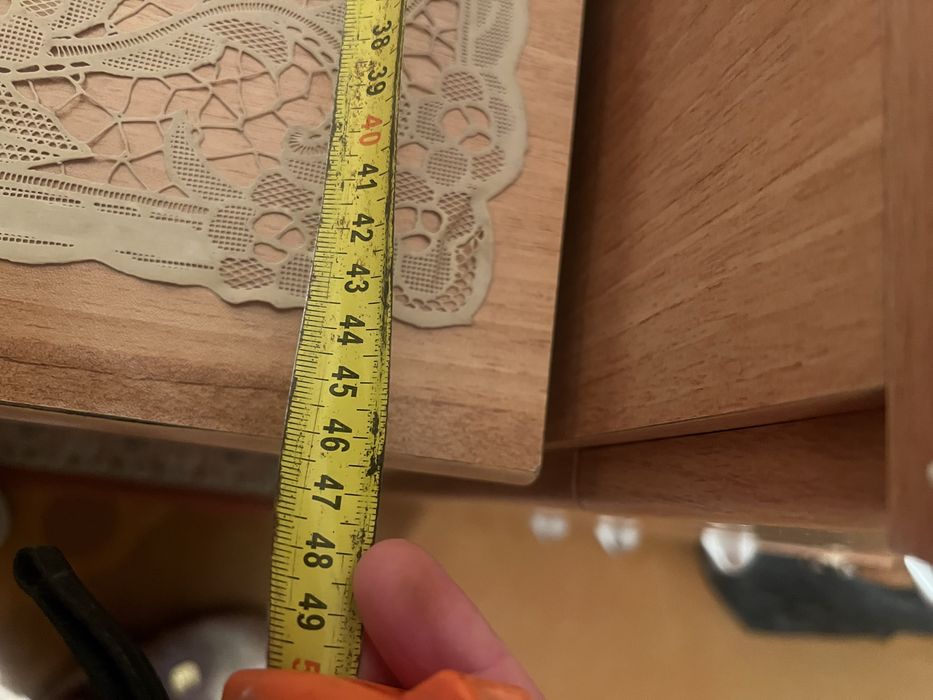 Писменый стол и тумбочка