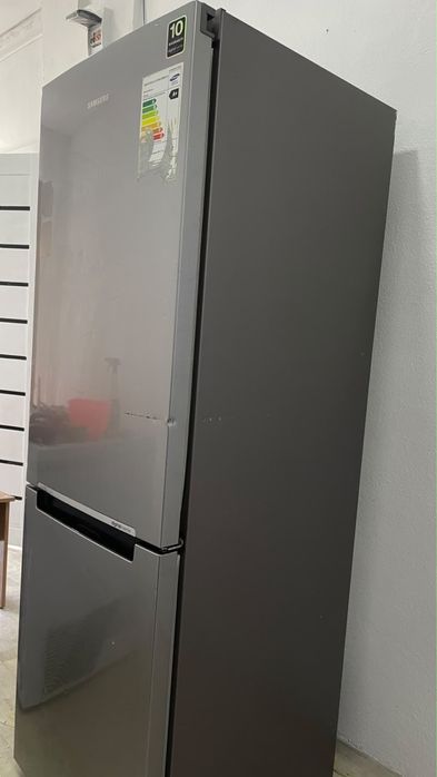 Продам холодильник Samsung