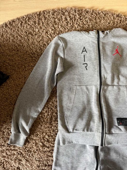 Мъжки анцуг Nike Air Jordan комплект размер S супер запазен неползван