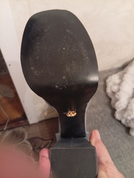 Продам женские туфли