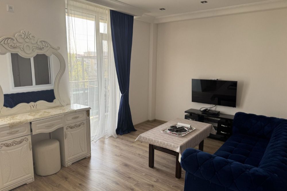 Yunsobod 14 kv Xon saroy Sayram navostroyka 1/4/14/35 kv + 6 kv balkon