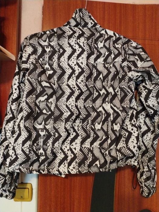 Geacă Adidas originală damă – alb/negru, stare foarte bună