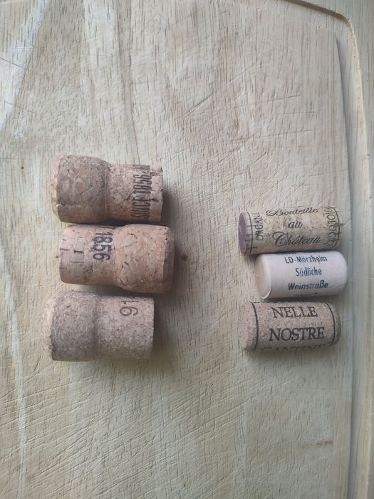 Коркови тапи два размера втора употреба