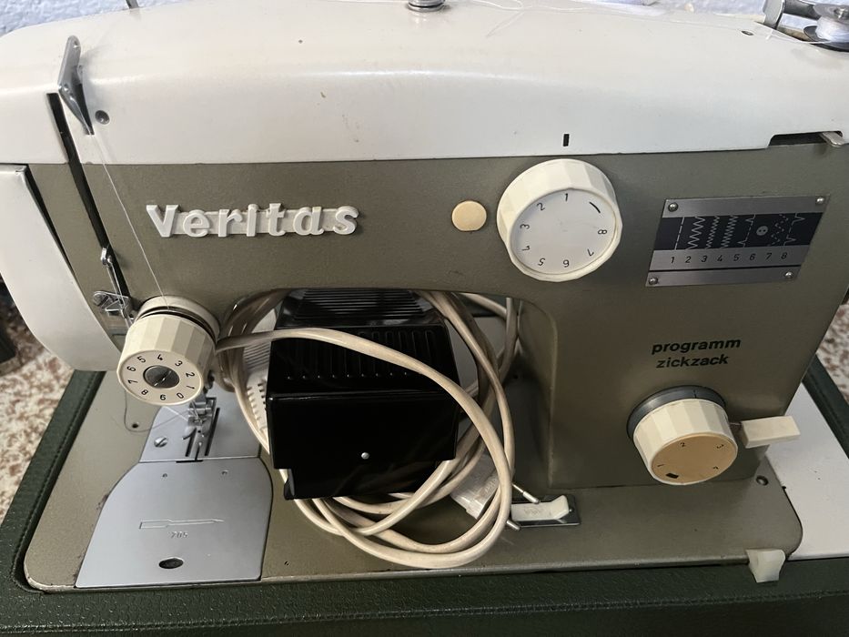 Vand masina de cusut Veritas